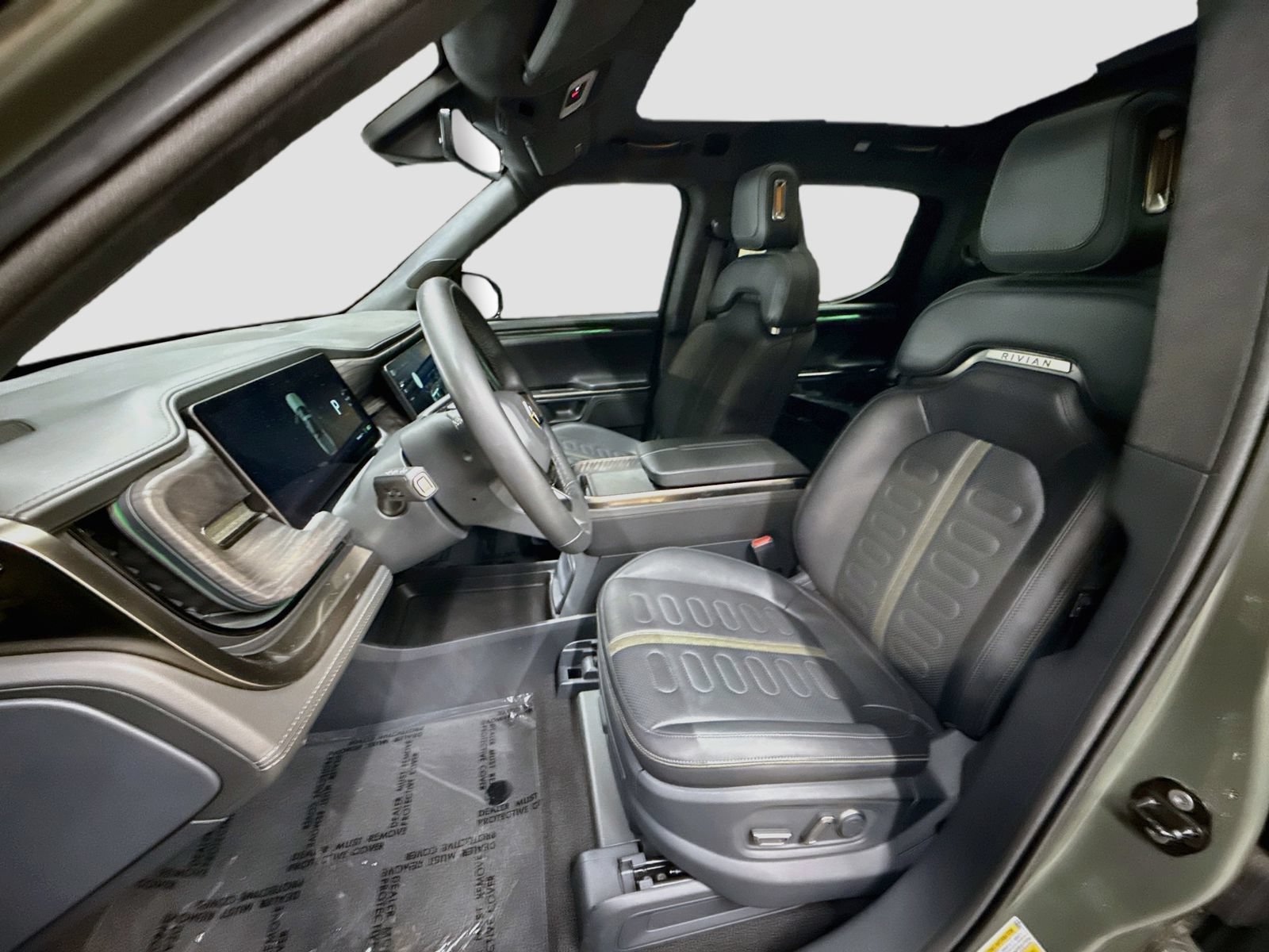 Used 2022 Rivian R1T Launch Edition AWD/4WD image 23
