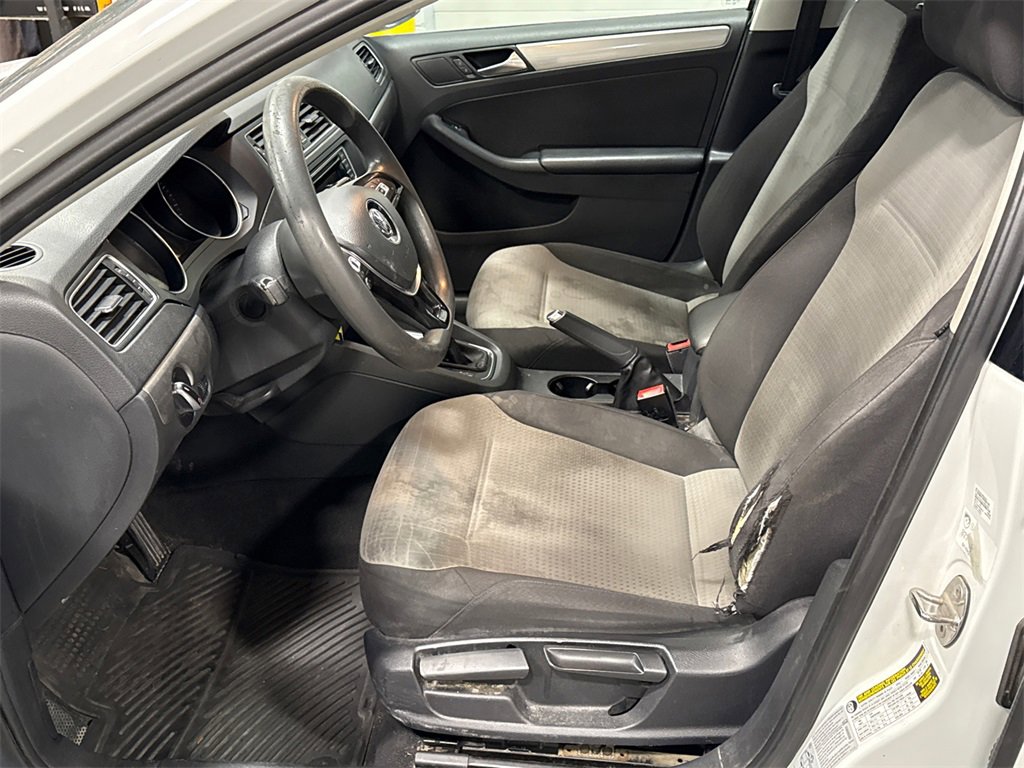 Used 2017 Volkswagen Jetta S image 6