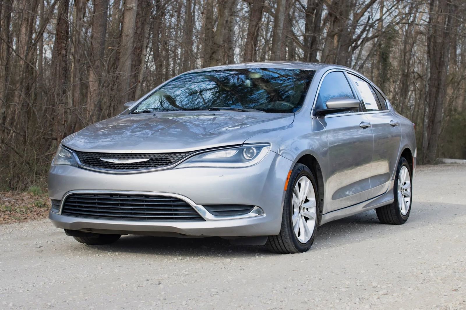 Used 2015 Chrysler 200 Limited image 1