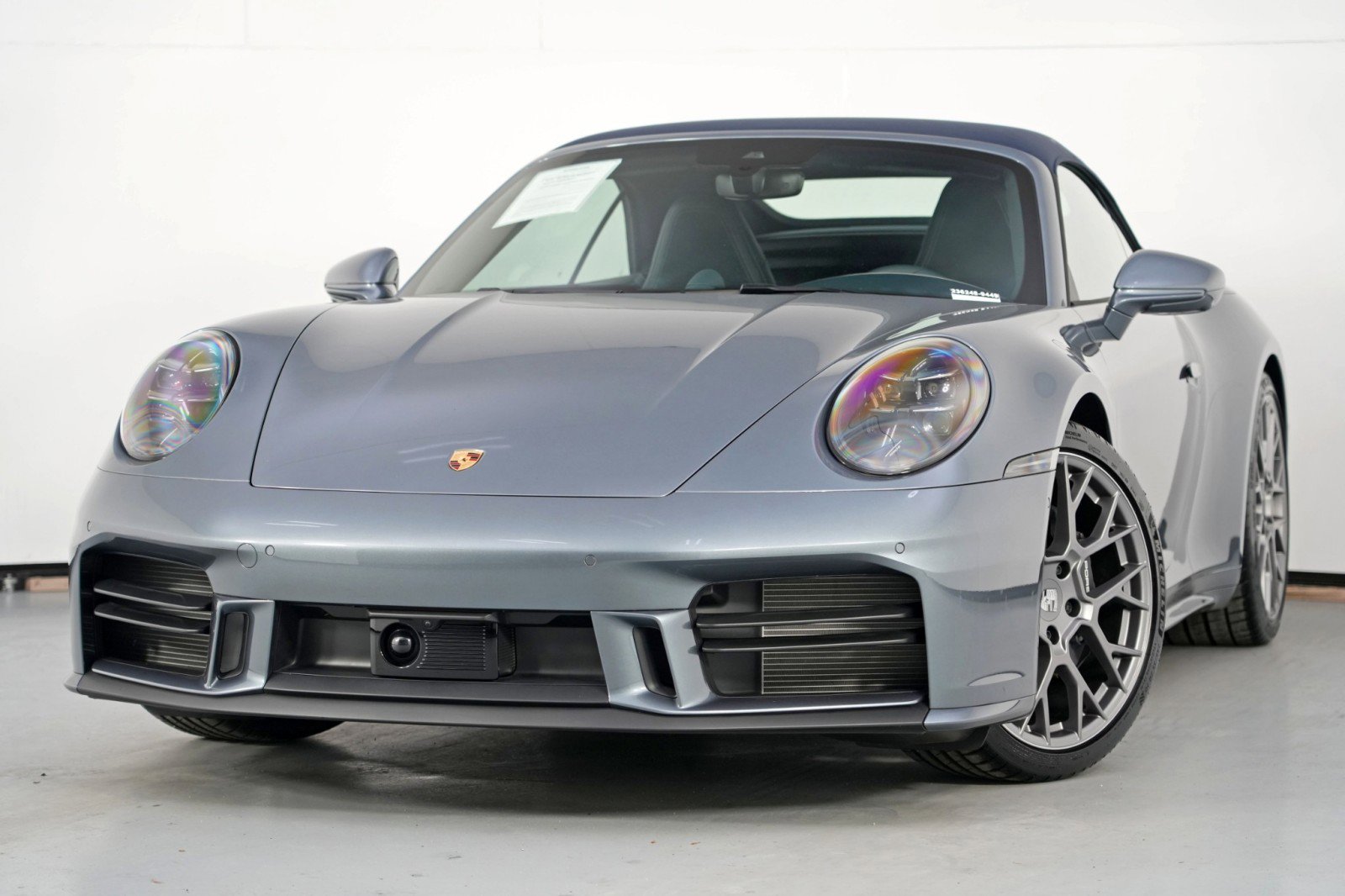 Used 2025 Porsche 911 Carrera image 3