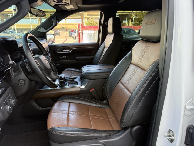 Used 2023 Chevrolet Silverado 1500 High Country w/ Technology Package AWD/4WD image 29