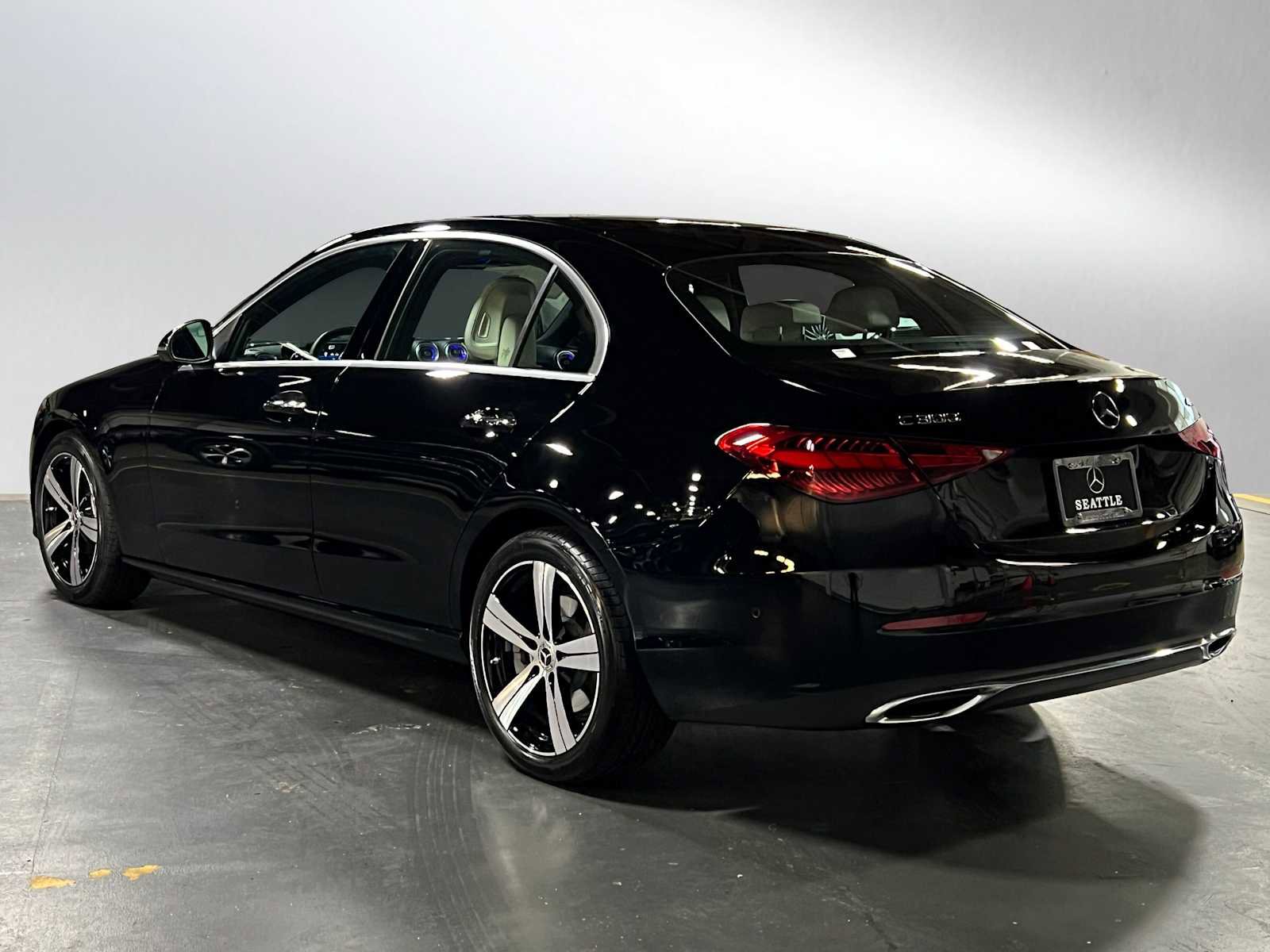 Certified 2025 Mercedes-Benz C 300 4MATIC Sedan image 5