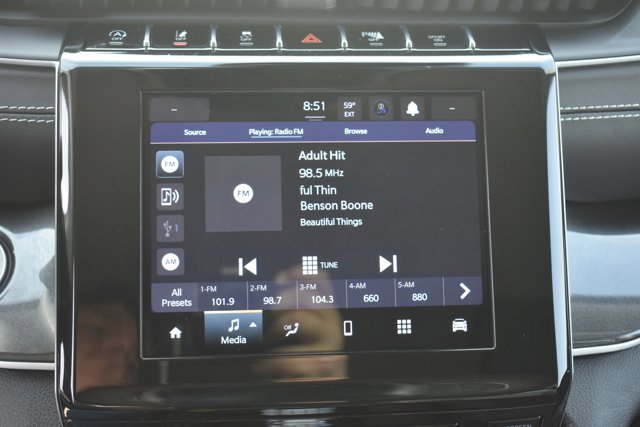 Used 2023 Jeep Grand Cherokee Laredo AWD/4WD image 26