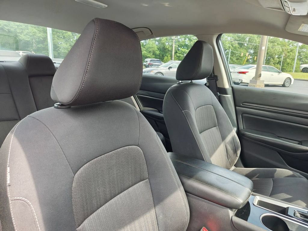 Used 2024 Nissan Altima 2.5 SV FWD image 31
