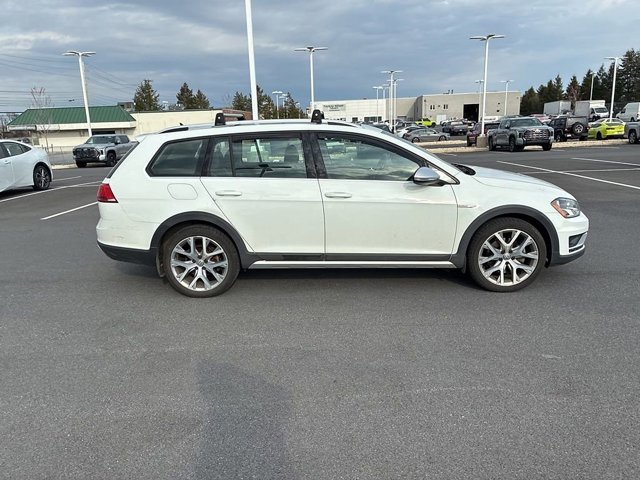 Used 2017 Volkswagen Golf Alltrack SEL image 5