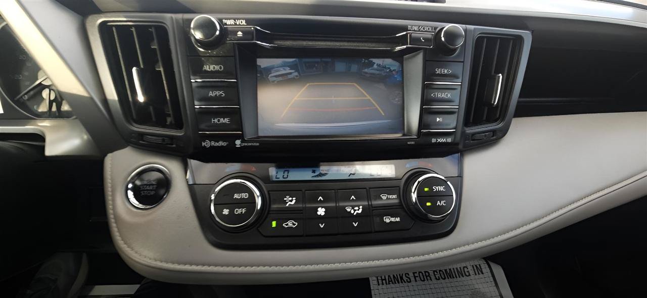 Used 2018 Toyota RAV4 XLE AWD/4WD image 18