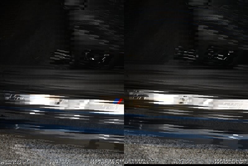 Used 2025 BMW M440i Convertible image 11