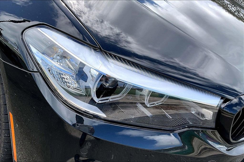 Used 2019 BMW 530e w/ M Sport Package image 31