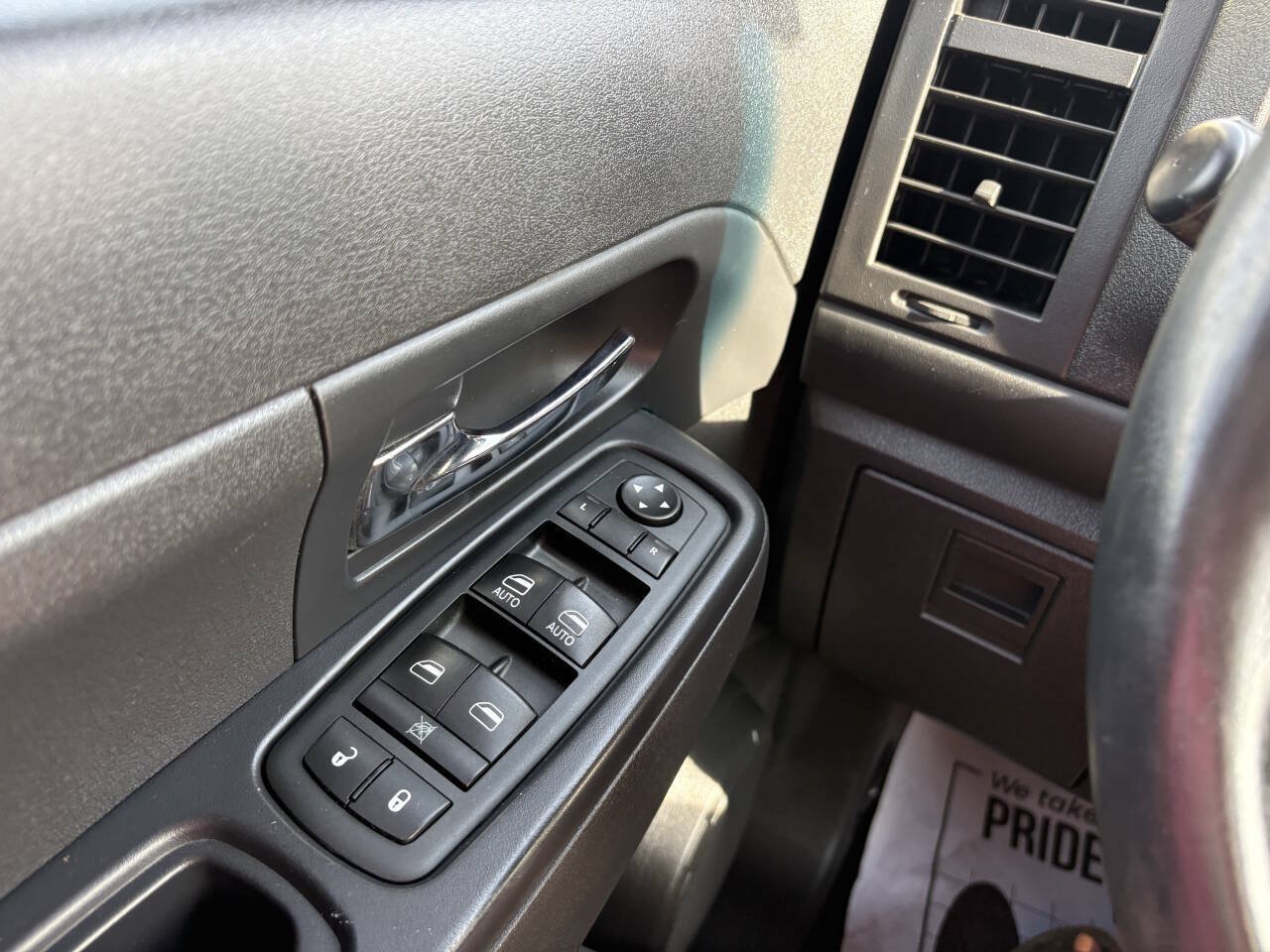 Used 2011 Jeep Liberty Sport AWD/4WD image 18