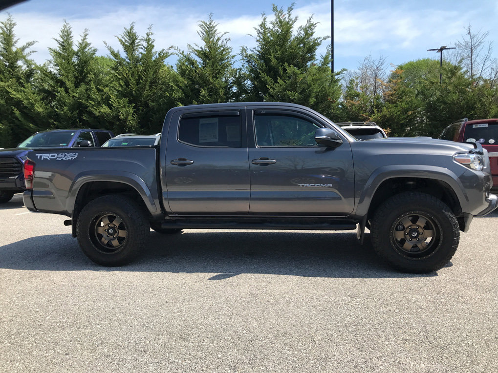 Used 2019 Toyota Tacoma TRD Sport AWD/4WD image 8