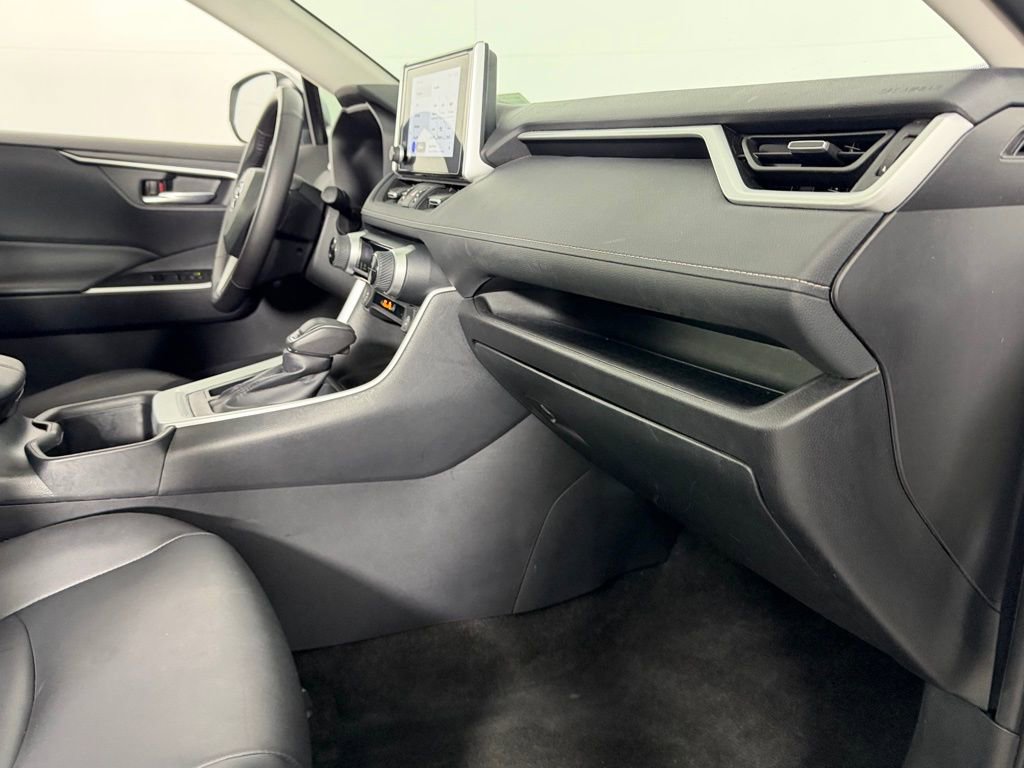 Used 2024 Toyota RAV4 XLE Premium image 28