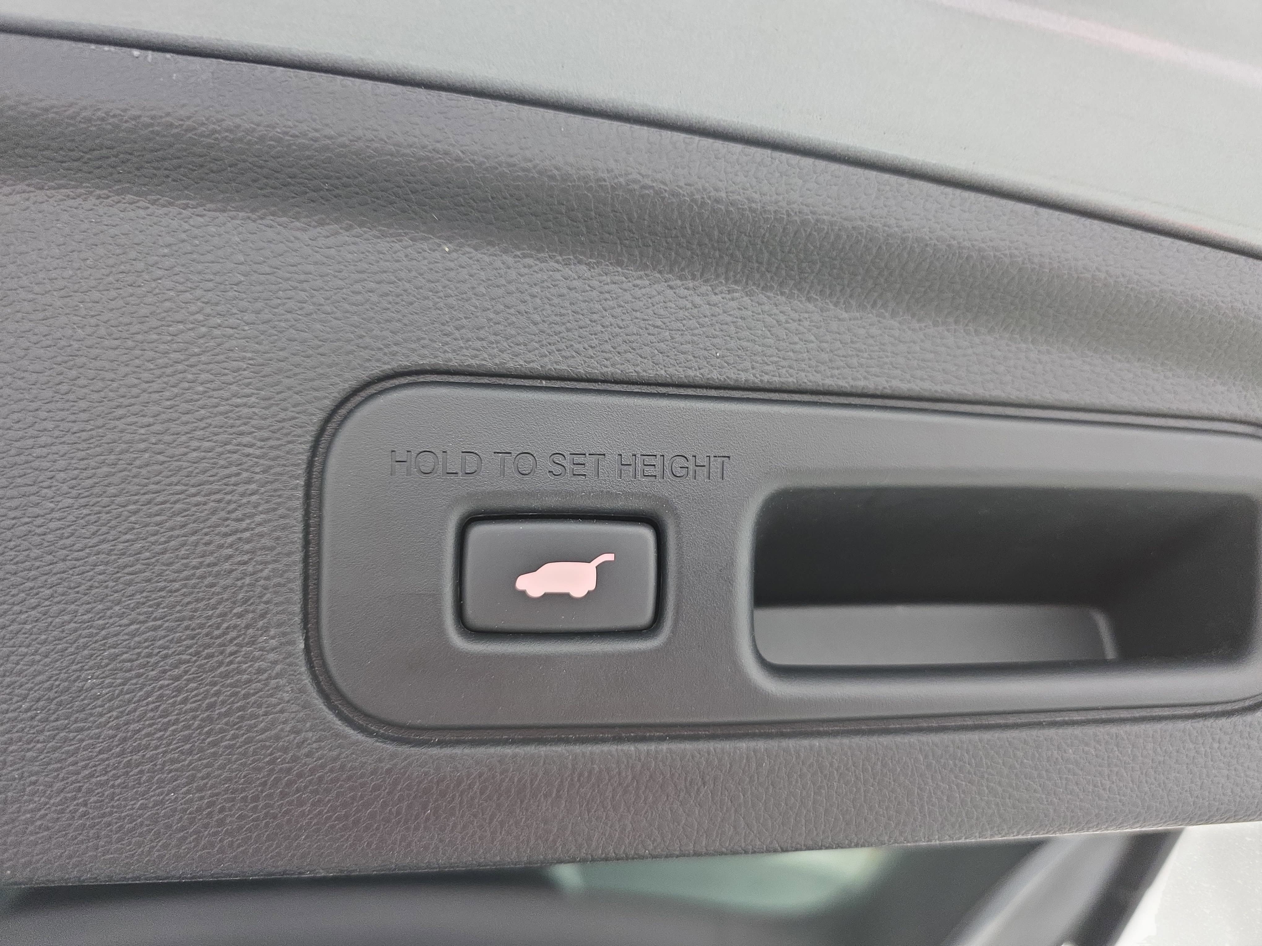 Certified 2023 Acura MDX FWD w/ Technology Package image 14