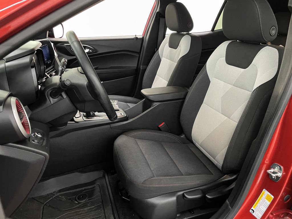 Used 2024 Chevrolet Trax RS w/ Driver Confidence Package FWD image 18