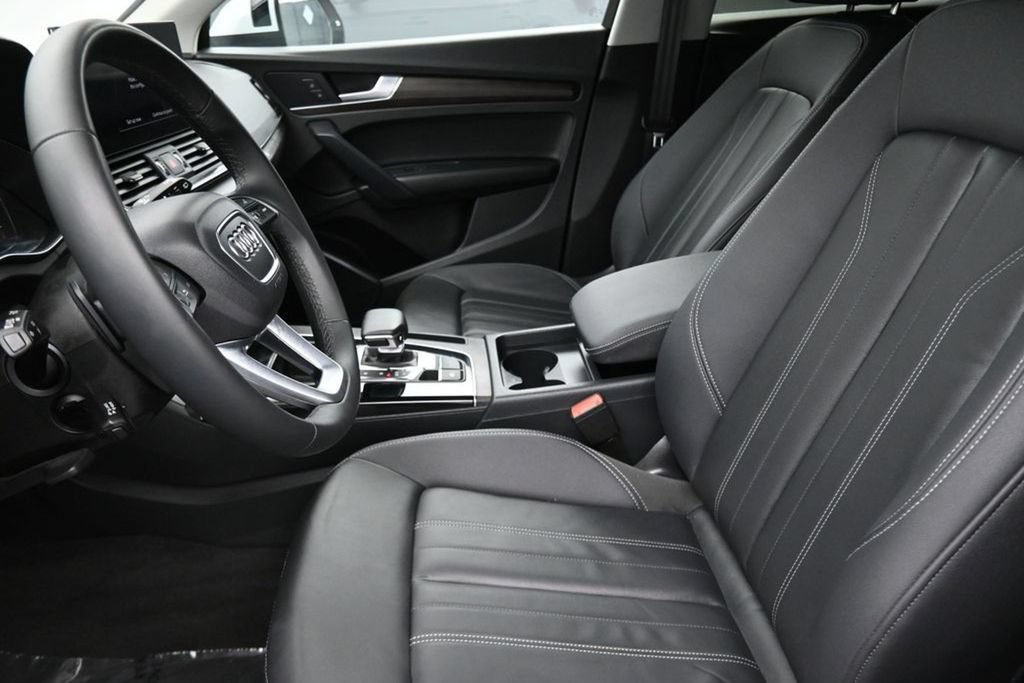 Used 2023 Audi Q5 2.0T Premium w/ Convenience Package AWD/4WD image 9