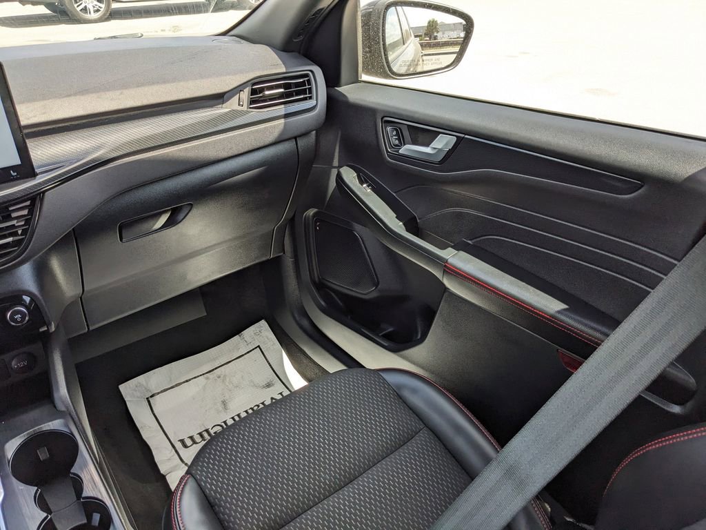 Used 2025 Ford Escape ST-Line Elite image 19