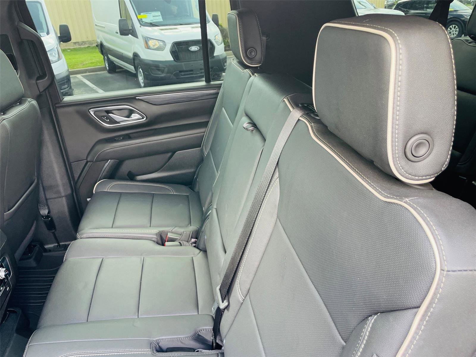 Used 2024 GMC Yukon XL SLT w/ SLT Luxury Package image 21