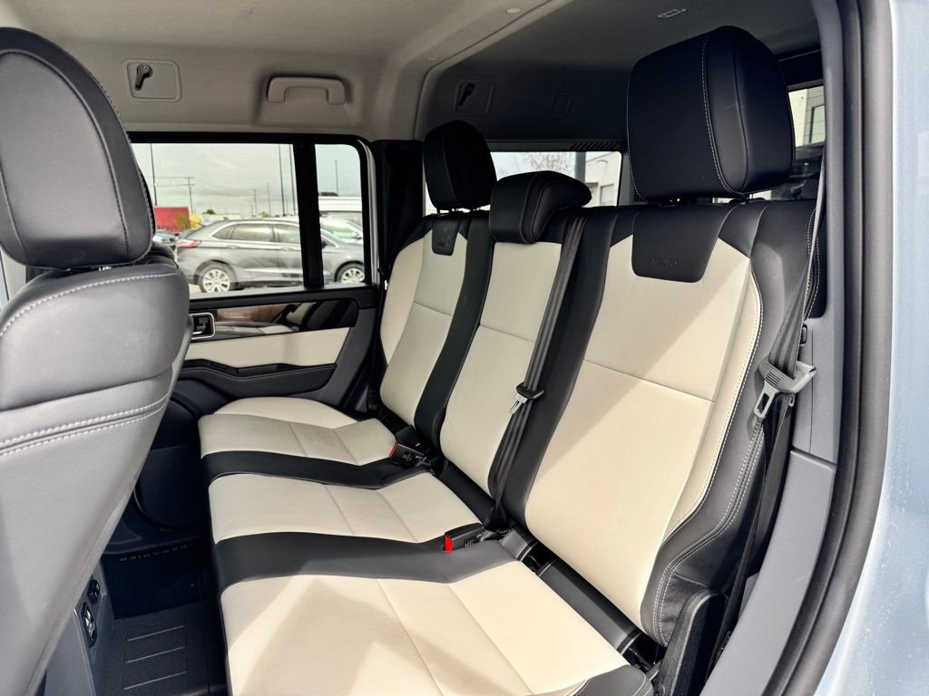 Used 2024 INEOS Grenadier Fieldmaster Edition image 11