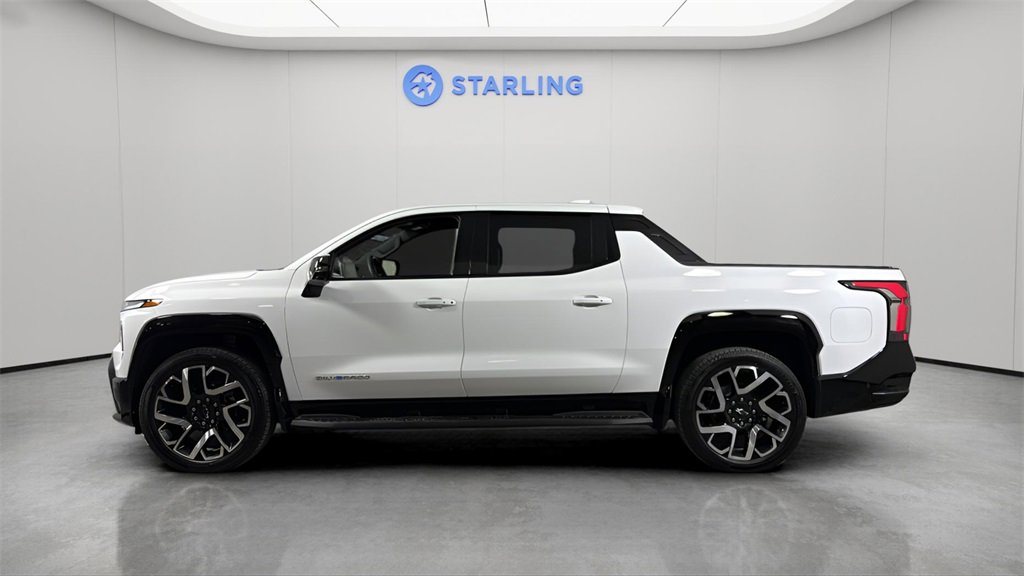 Used 2025 Chevrolet Silverado EV RST image 3