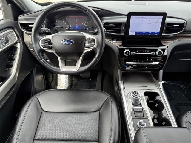 Certified 2022 Ford Explorer Limited w/ Equipment Group 301A image 8