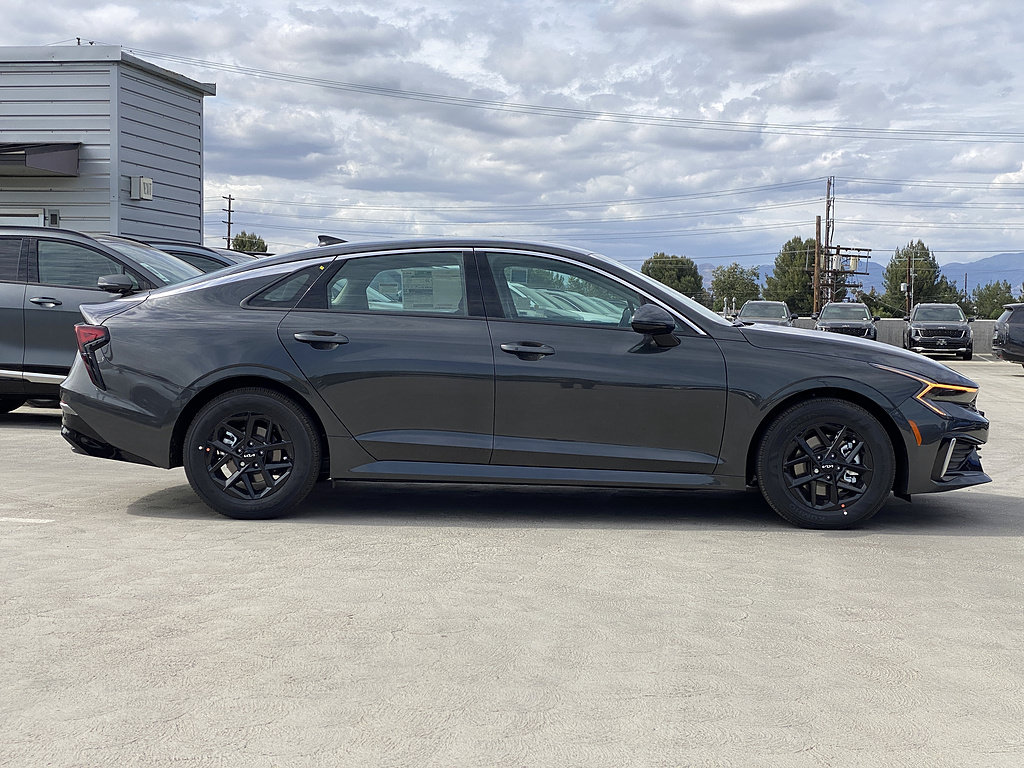 New 2026 Kia K5 LXS FWD image 2