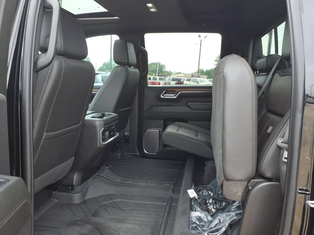 Used 2024 Chevrolet Silverado 2500 High Country w/ High Country Premium Package AWD/4WD image 20