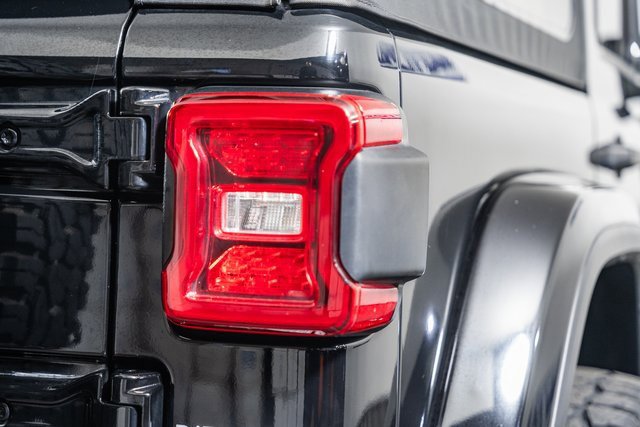 Used 2020 Jeep Wrangler Unlimited Sahara image 7