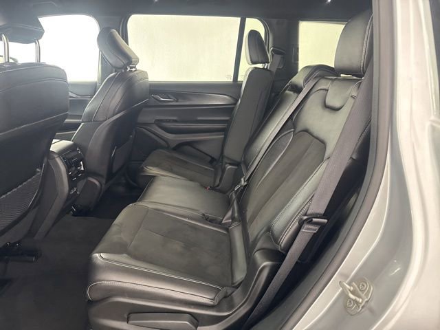 Used 2024 Jeep Grand Cherokee L Laredo image 31