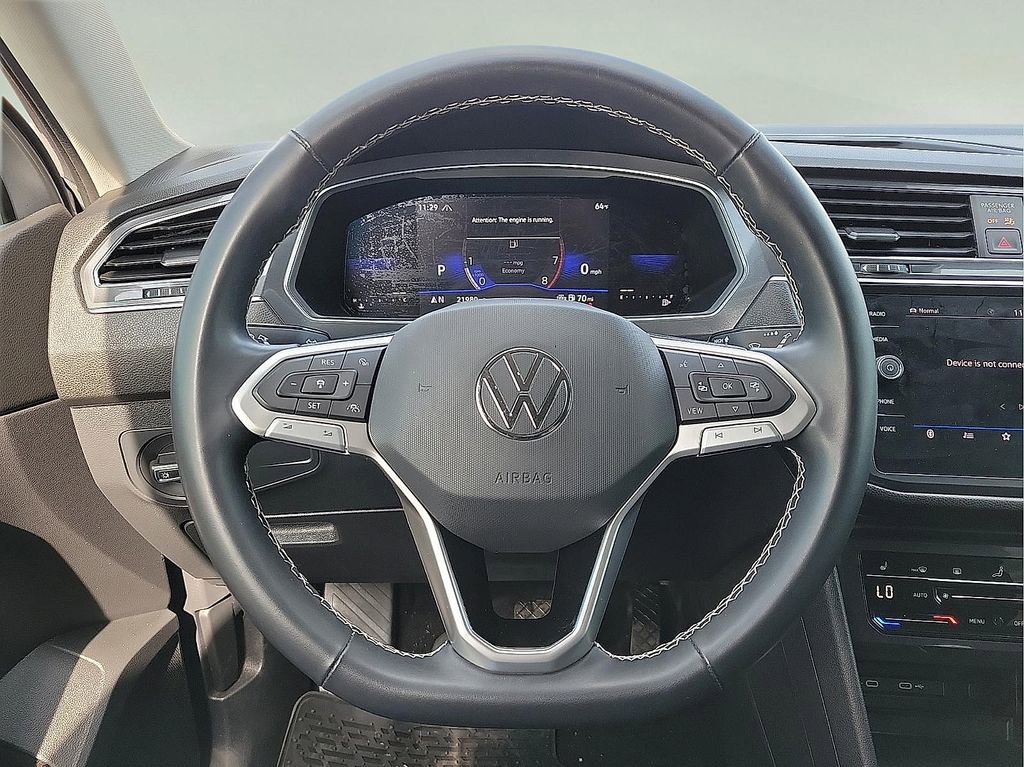 Used 2023 Volkswagen Tiguan SE image 19