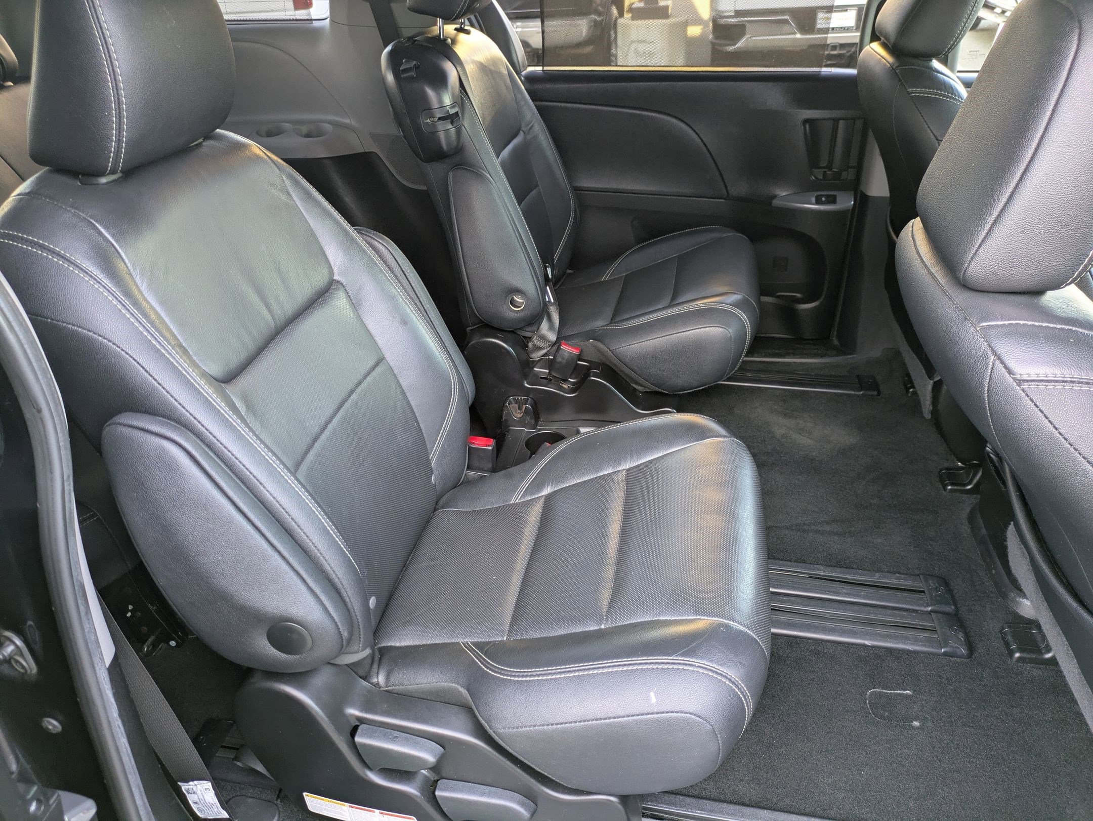 Used 2017 Toyota Sienna SE image 26