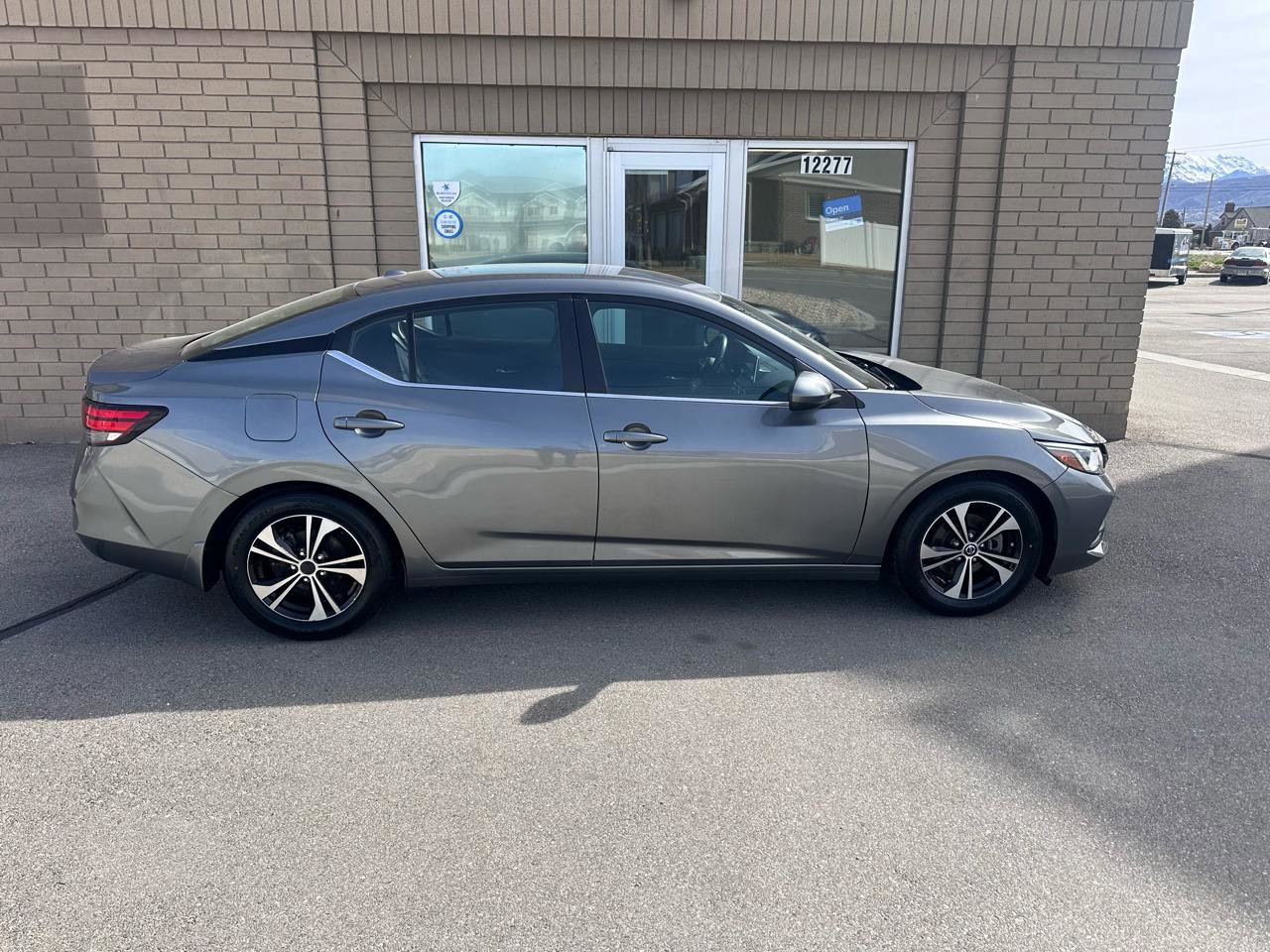 Used 2021 Nissan Sentra SV w/ Trunk Package image 2