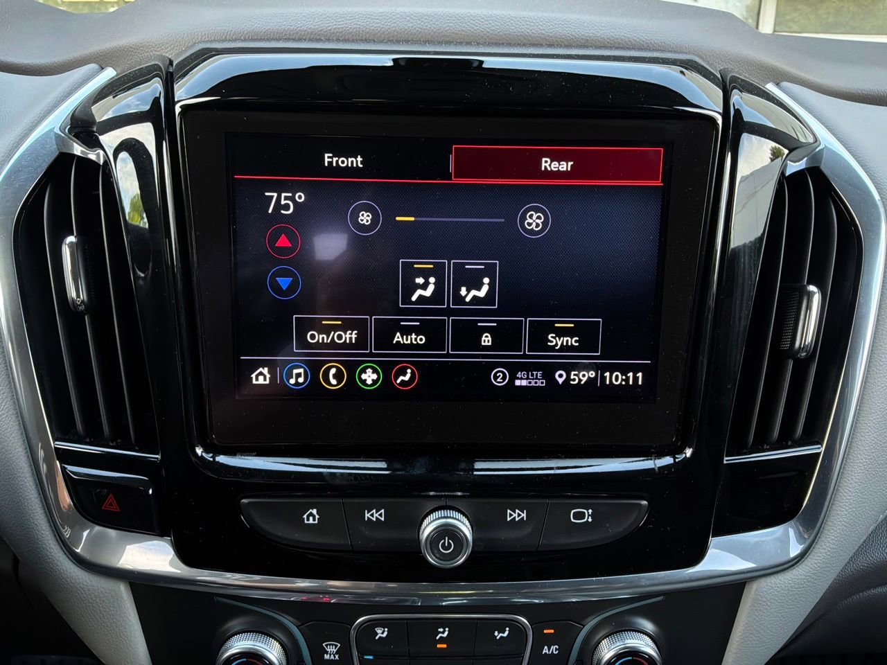 Used 2020 Chevrolet Traverse LT FWD image 34