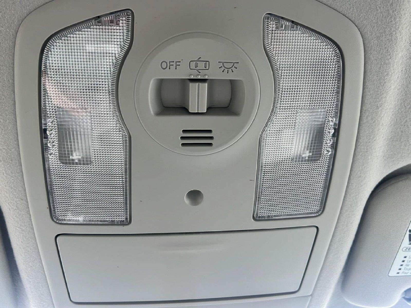 Used 2015 Toyota Prius Five FWD image 15