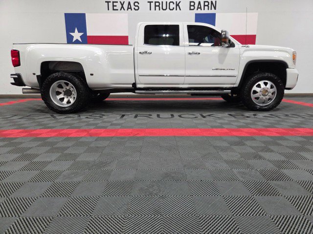 Used 2016 GMC Sierra 3500 Denali w/ Duramax Plus Package image 15