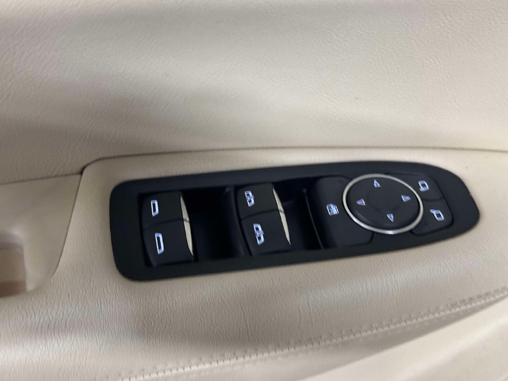 Used 2018 Cadillac XT5 FWD image 17