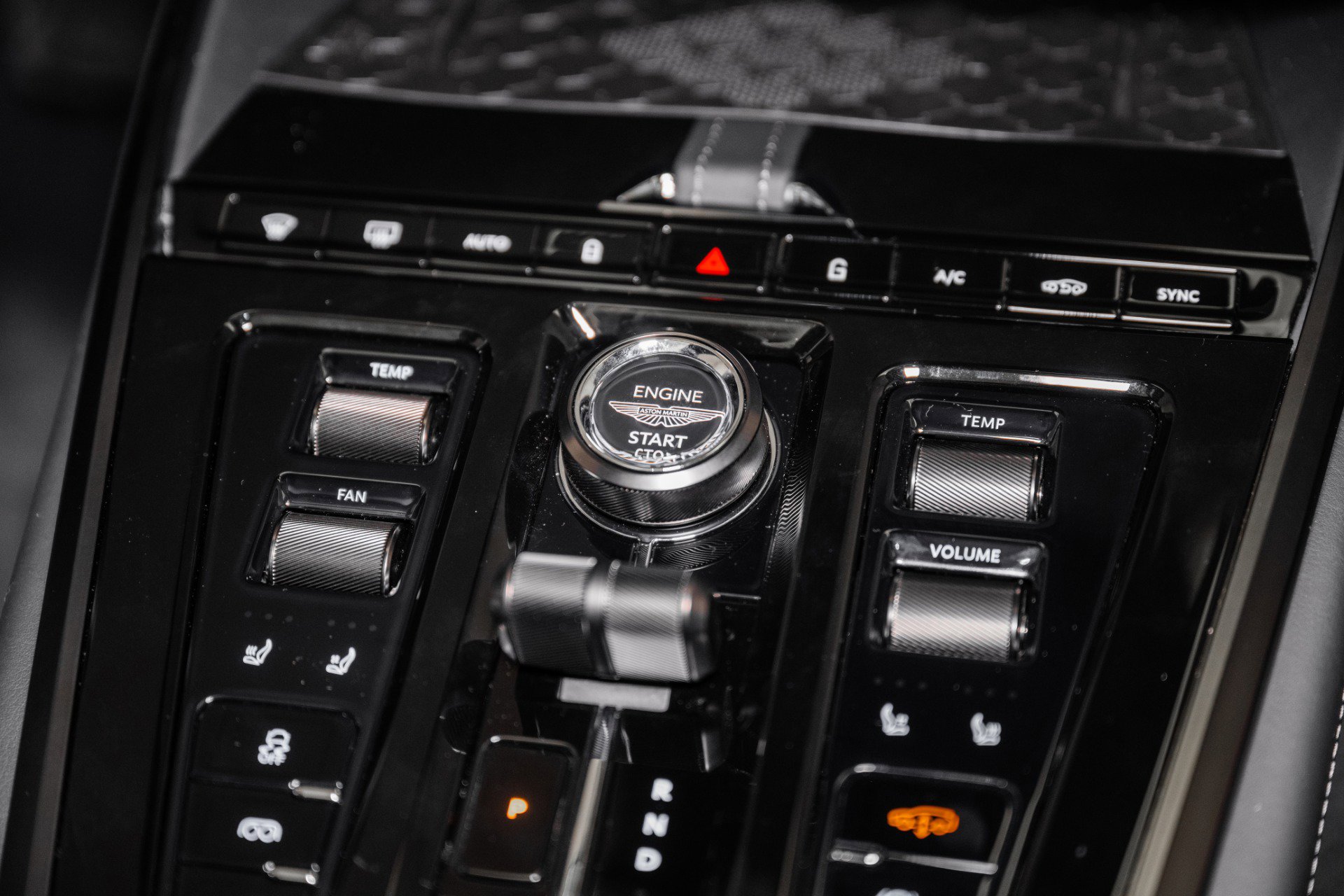 Used 2025 Aston Martin DBX 707 image 39