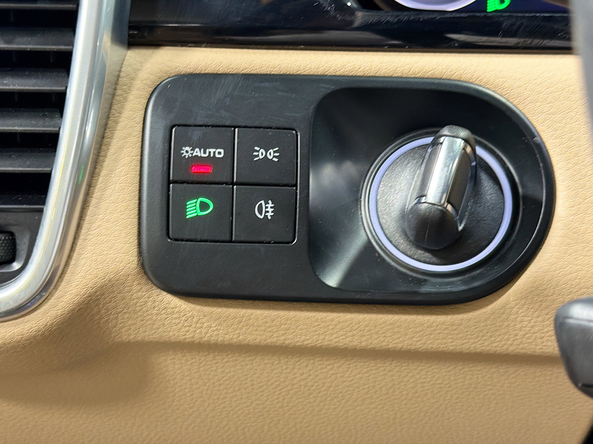 Certified 2023 Porsche Cayenne AWD/4WD image 35