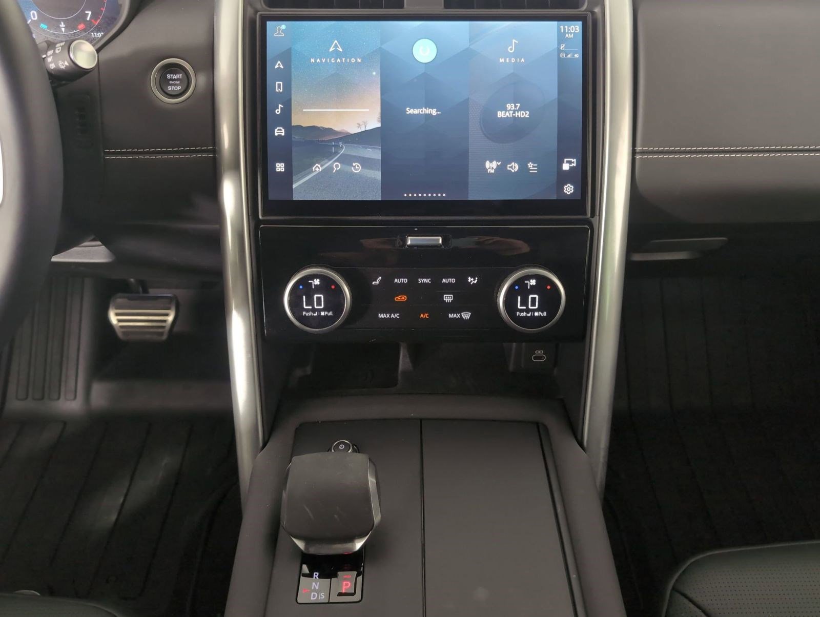 Certified 2025 Land Rover Discovery Metropolitan Edition image 21