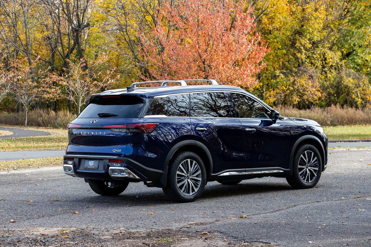 Used 2022 INFINITI QX60 Sensory w/ Cargo Package image 4