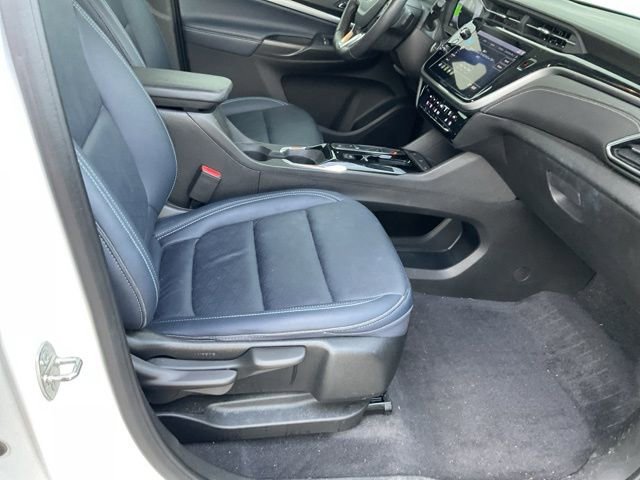 Used 2022 Chevrolet Bolt EUV LT w/ Convenience Package image 14