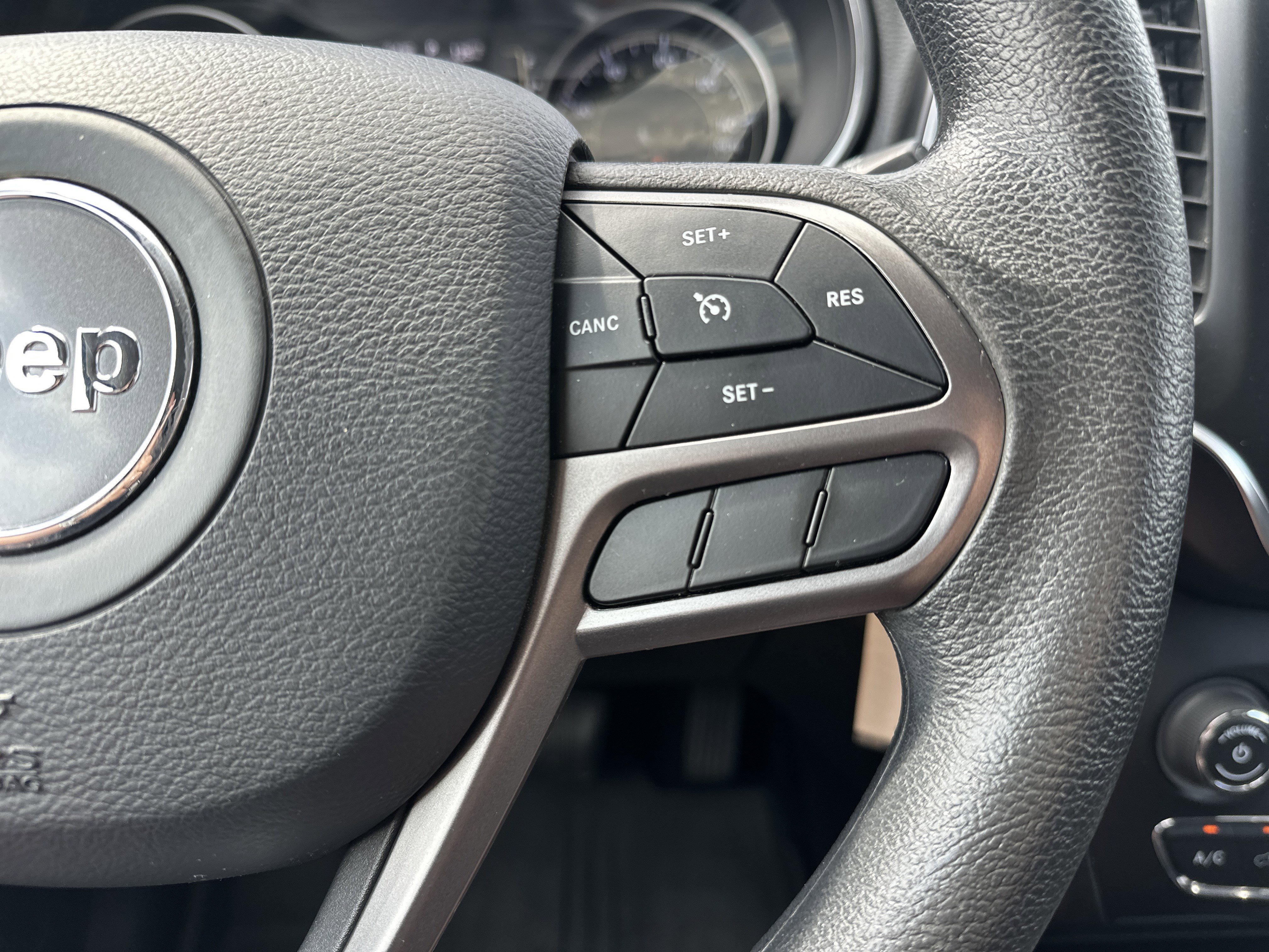 Used 2020 Jeep Cherokee Latitude image 19