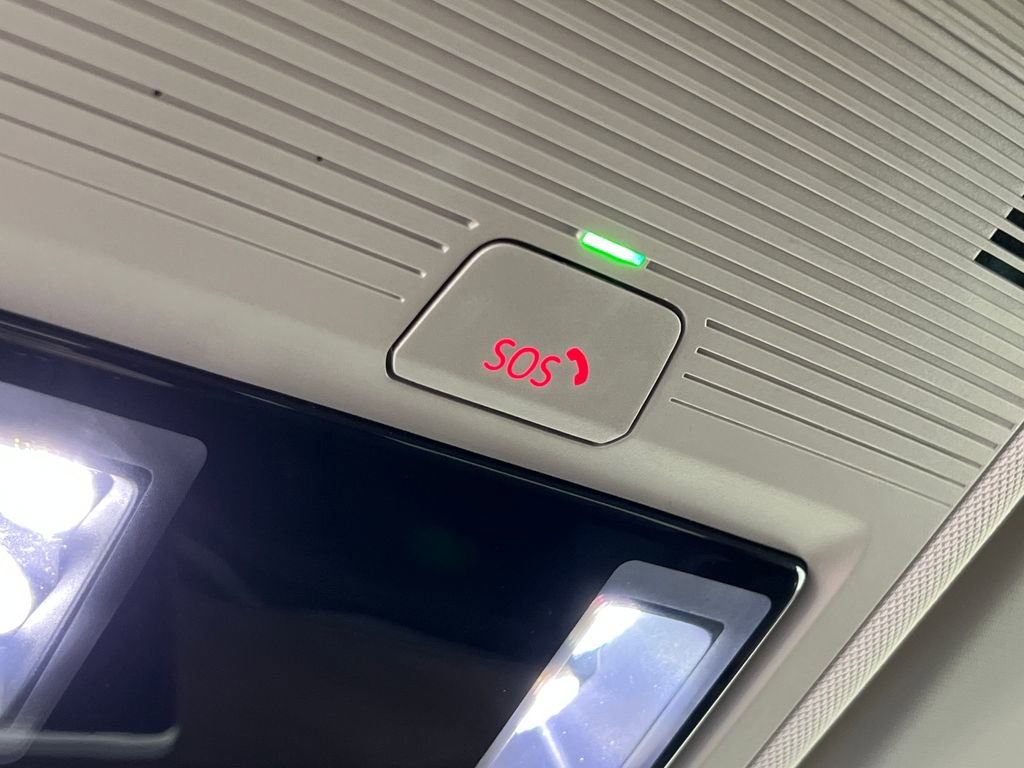 Used 2025 Volkswagen Atlas SE image 37