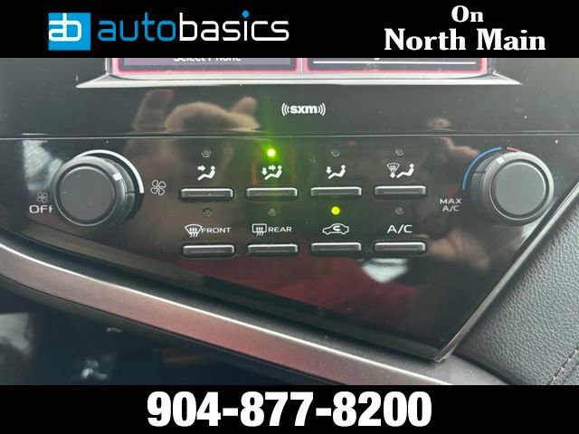 Used 2020 Toyota Camry LE image 30