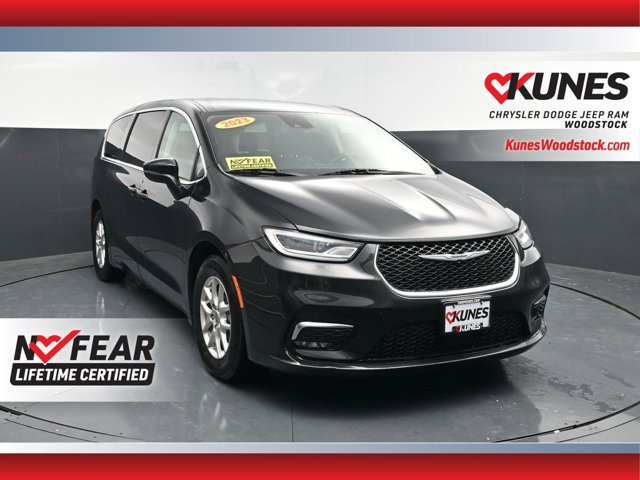 Used 2023 Chrysler Pacifica Touring-L