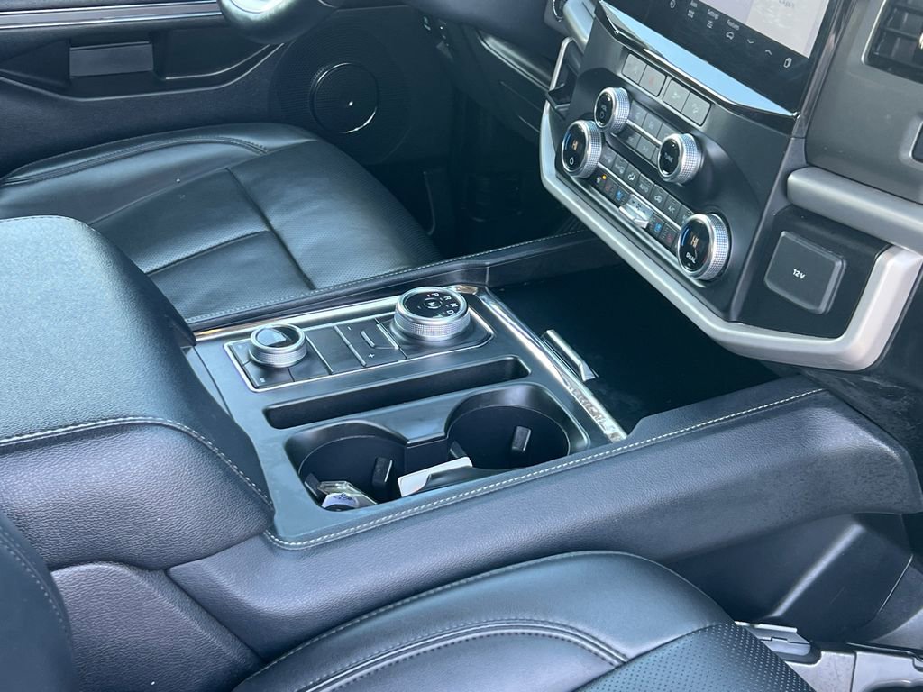 Used 2024 Ford Expedition Max XLT image 13
