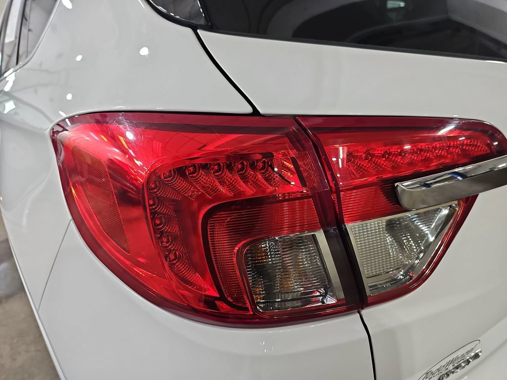 Used 2018 Buick Envision Premium w/ Driver Confidence Package AWD/4WD image 40