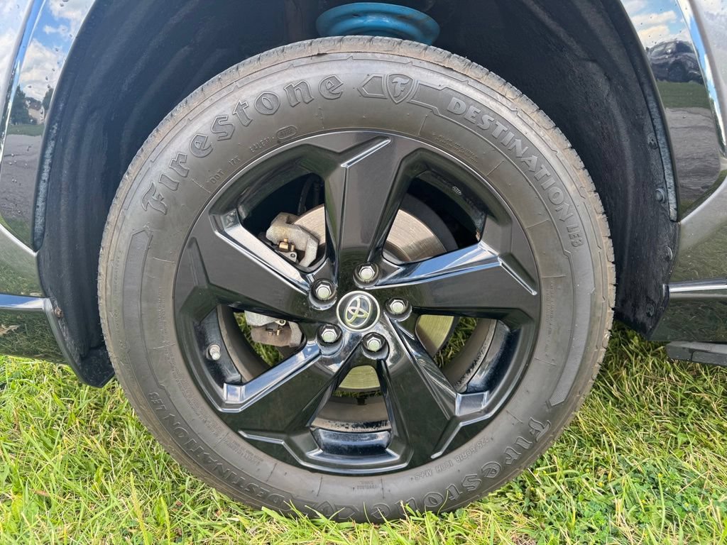 Used 2019 Toyota RAV4 XSE AWD/4WD image 15
