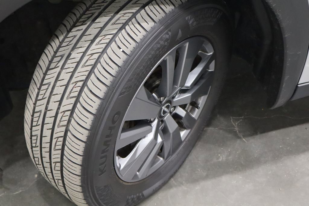 Used 2024 Nissan Pathfinder SV image 43