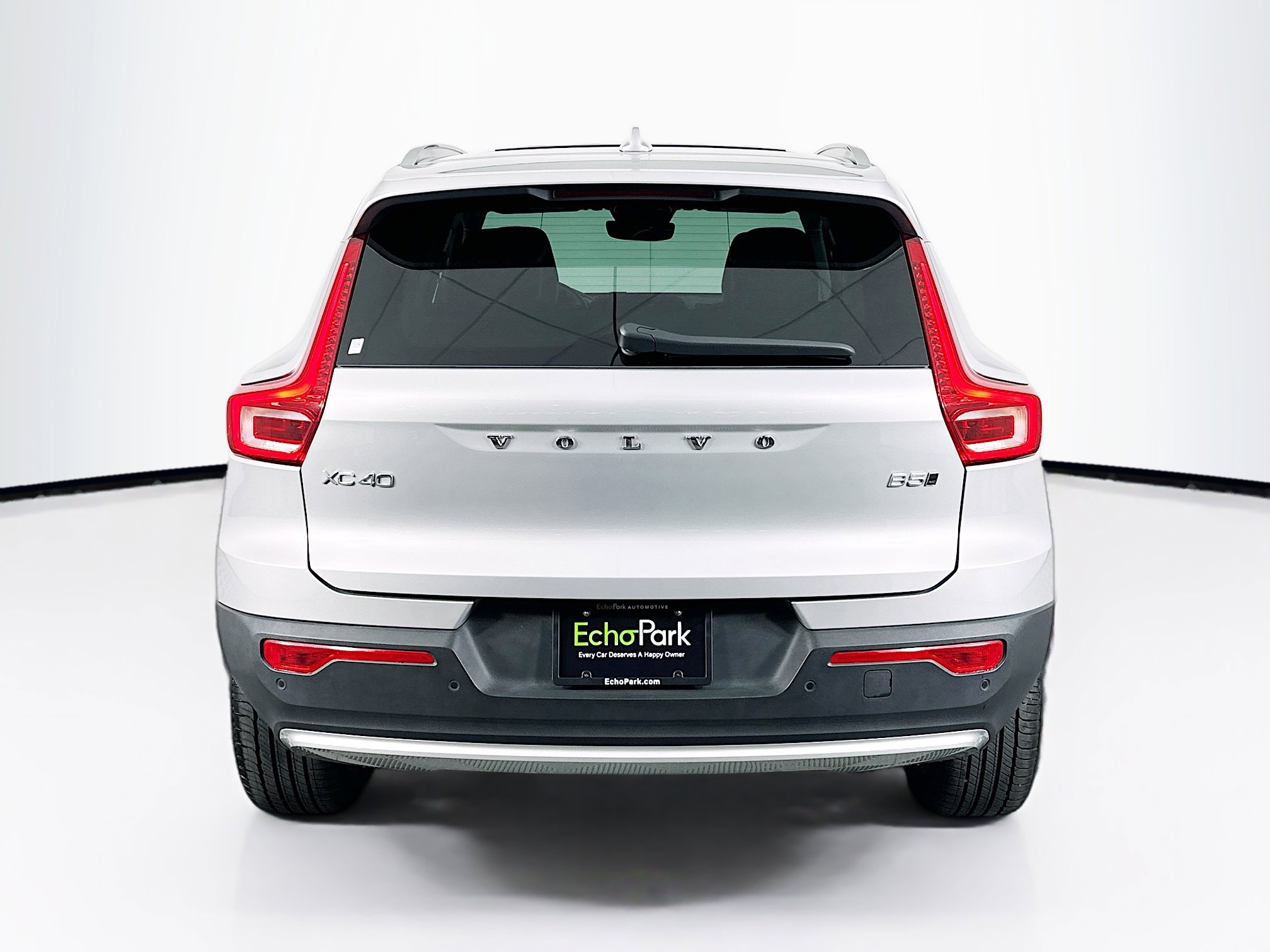 Used 2025 Volvo XC40 B5 Plus image 7