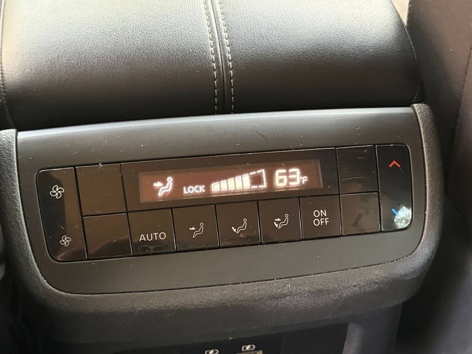 Used 2025 Nissan Pathfinder SV FWD image 25
