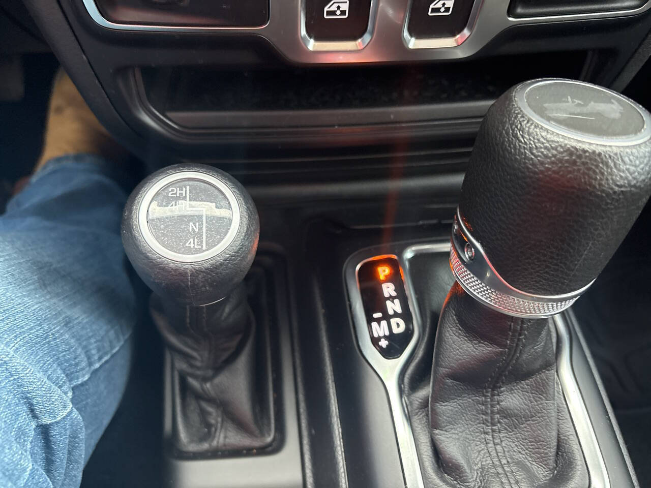 Used 2023 Jeep Wrangler Sport AWD/4WD image 37